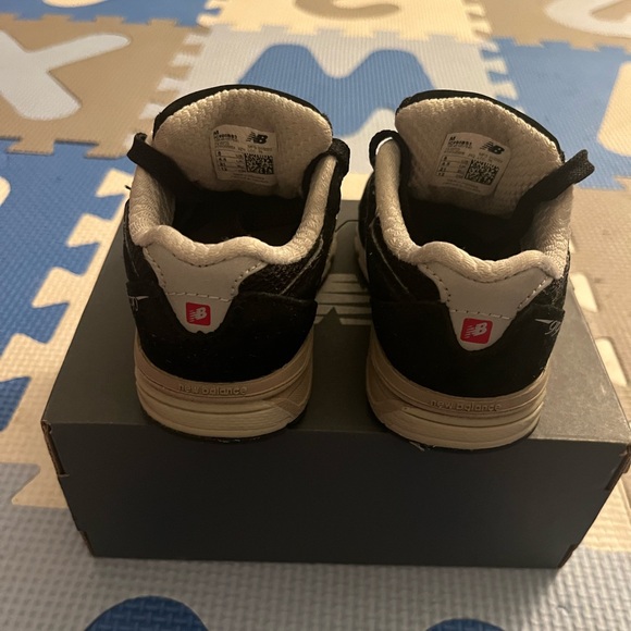 Preschool toddler size 5C, KIDS' TODDLER NEW BALANCE 990V3 CASUAL SHOES - Picture 3 of 6